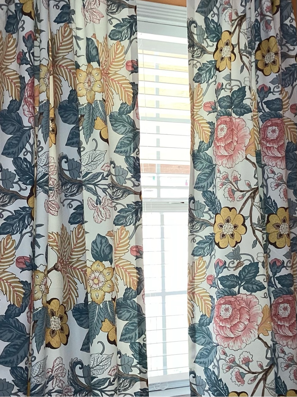 Lush Decor Sidney Light Filtering Curtains.